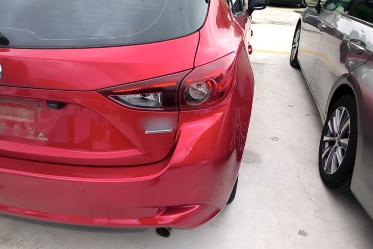 Used Mazda 3 Axela 2017 Hatchback 1.5L Automatic Comfort Model Emission Standard China V Right Rear Taillight
