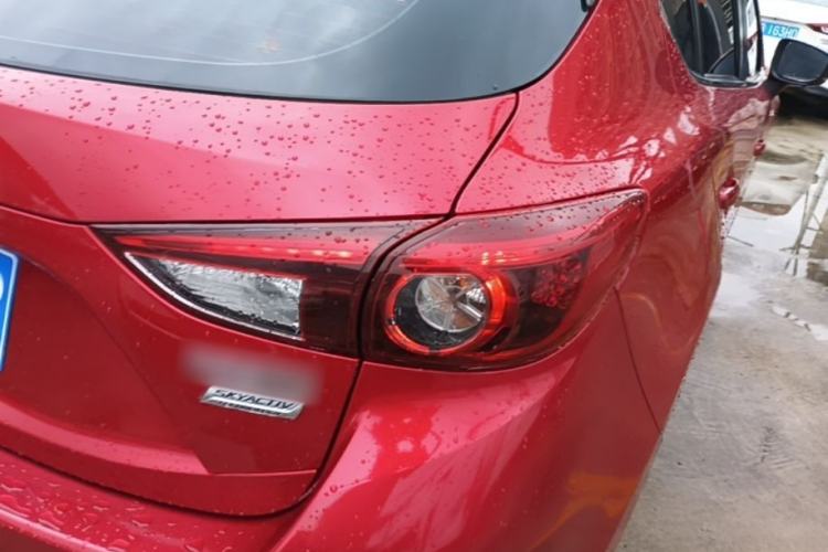 Used Mazda 3 Axela 2017 Hatchback 2.0L Automatic Luxury Model Emission Standard China V Right Rear Taillight