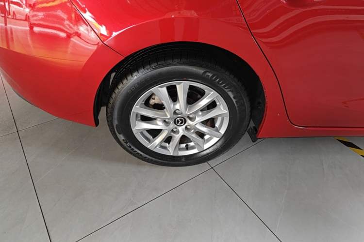 Used Mazda 3 Axela 2017 Sedan 1.5L Automatic Comfort Model Emission Standard China V Right Rear Wheel Hub