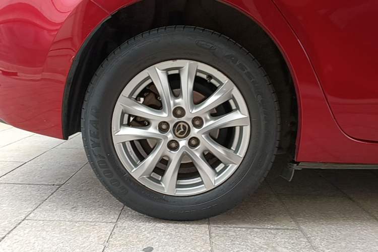 Used Mazda 3 Axela 2017 Sedan 1.5L Automatic Luxury Model Emission Standard China V Right Rear Wheel Hub