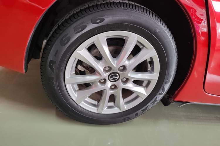 Used Mazda 3 Axela 2017 Sedan 1.5L Automatic Luxury Model Emission Standard China V Right Rear Wheel Hub