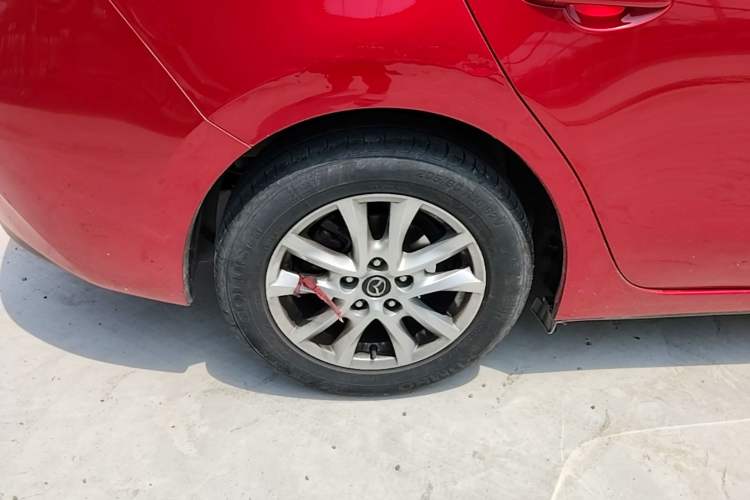 Used Mazda 3 Axela 2017 Sedan 1.5L Automatic Luxury Model Emission Standard China V Right Rear Wheel Hub