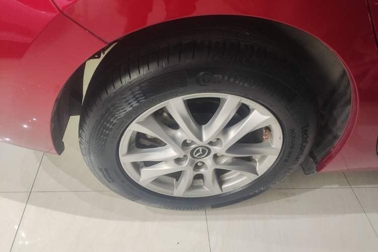 Used Mazda 3 Axela 2017 Sedan 1.5L Automatic Luxury Model Emission Standard China V Right Rear Wheel Hub