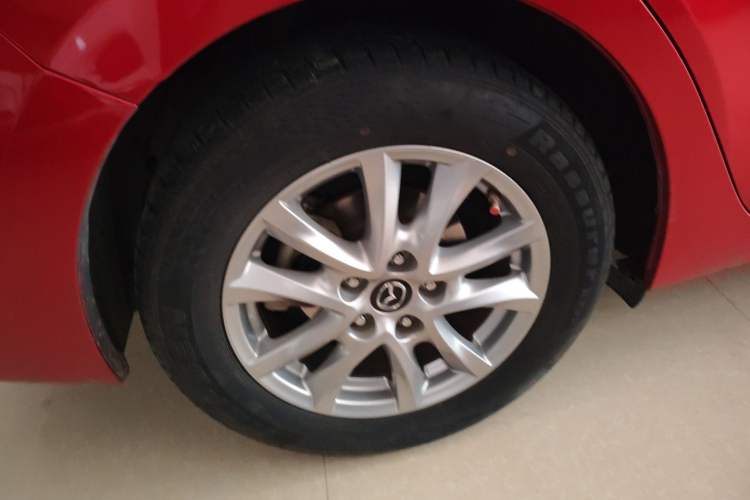 Used Mazda 3 Axela 2017 Sedan 1.5L Automatic Luxury Model Emission Standard China V Right Rear Wheel Hub