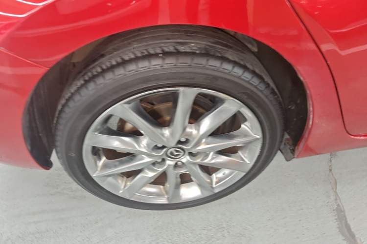 Used Mazda 3 Axela 2017 Hatchback 2.0L Automatic Luxury Model Emission Standard China V Right Rear Wheel Hub