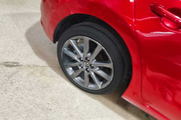 Used Mazda 3 Axela 2017 Hatchback 2.0L Automatic Sport Model China V Emission Standard Right Rear Wheel Hub