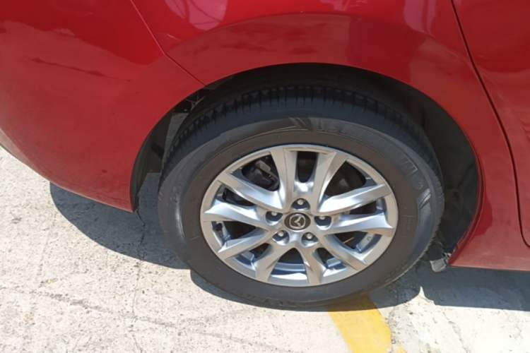 Used Mazda 3 Axela 2017 Sedan 1.5L Automatic Luxury Model Emission Standard China V Right Rear Wheel Hub