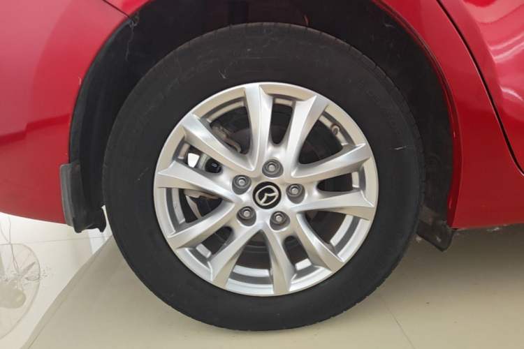 Used Mazda 3 Axela 2017 Sedan 1.5L Automatic Luxury Model Emission Standard China V Right Rear Wheel Hub