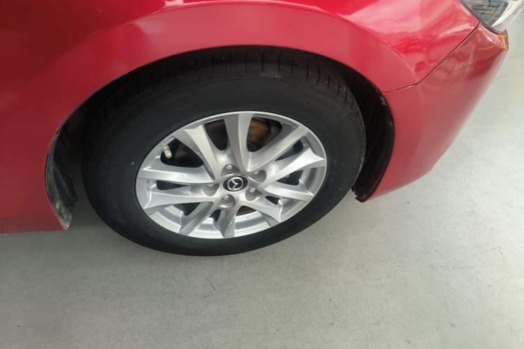 Used Mazda 3 Axela 2017 Sedan 1.5L Automatic Luxury Model Emission Standard China V Right Rear Wheel Hub