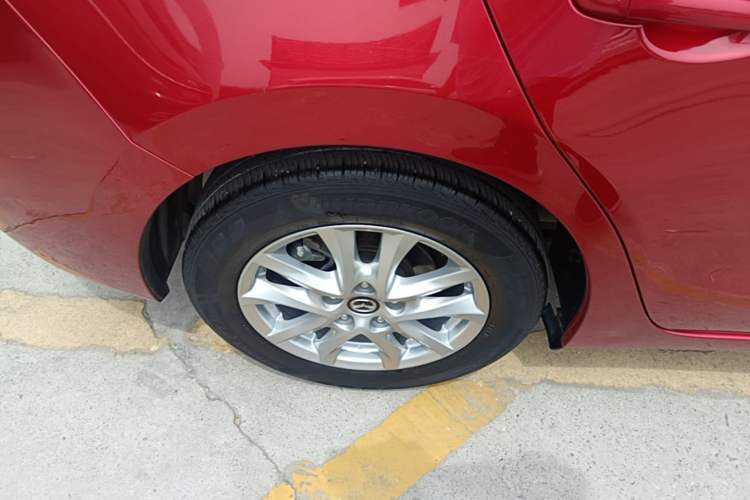 Used Mazda 3 Axela 2017 Sedan 1.5L Automatic Luxury Model Emission Standard China V Right Rear Wheel Hub