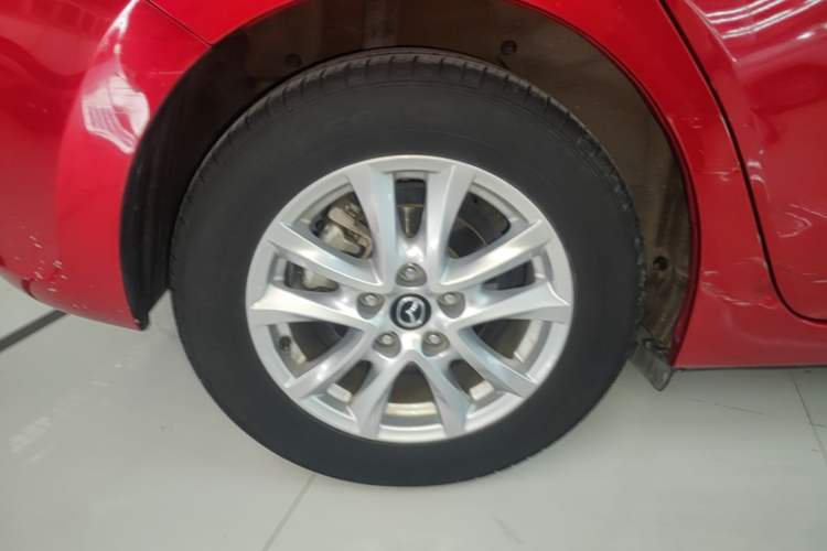 Used Mazda 3 Axela 2017 Hatchback 1.5L Automatic Luxury Model Emission Standard China V Right Rear Wheel Hub