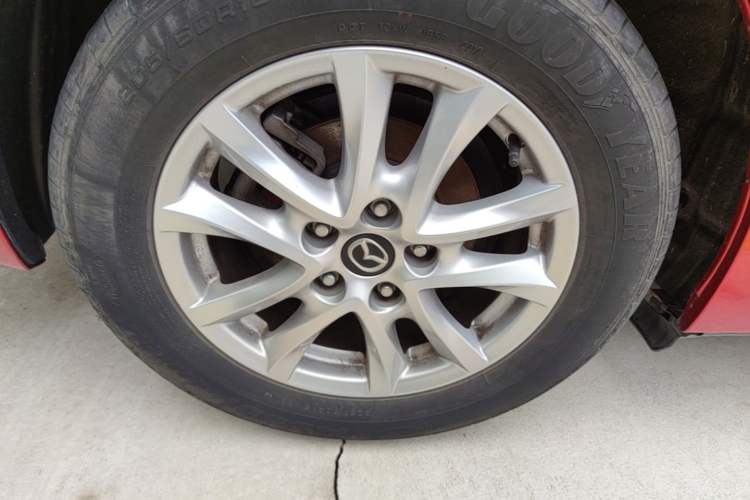 Used Mazda 3 Axela 2017 Sedan 1.5L Automatic Luxury Model Emission Standard China V Right Rear Wheel Hub