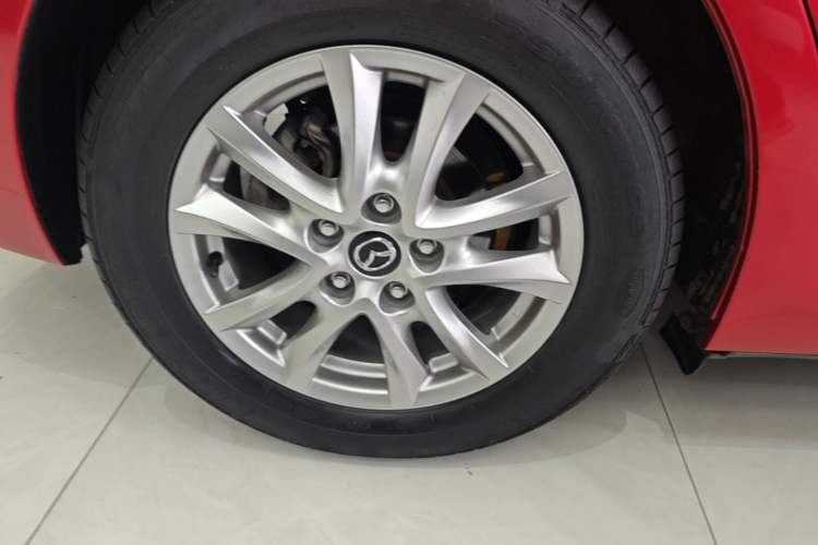 Used Mazda 3 Axela 2017 Sedan 1.5L Automatic Comfort Model Emission Standard China V Right Rear Wheel Hub