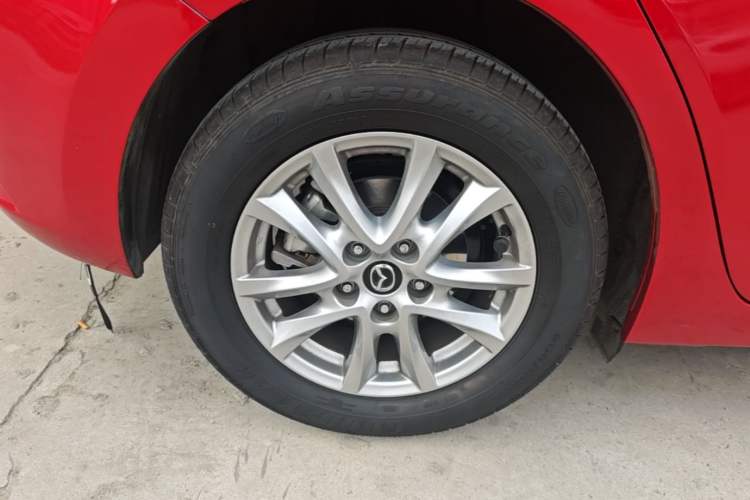 Used Mazda 3 Axela 2017 Hatchback 1.5L Automatic Luxury Model Emission Standard China V Right Rear Wheel Hub