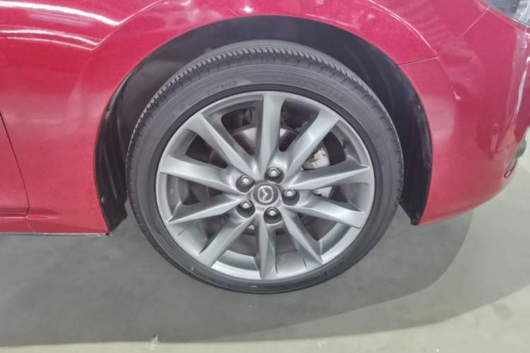 Used Mazda 3 Axela 2017 Hatchback 2.0L Automatic Sport Model China V Emission Standard Right Rear Wheel Hub