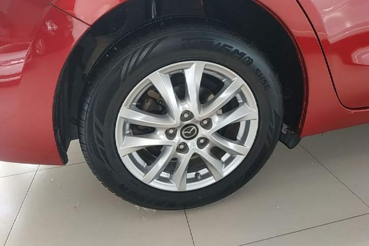 Used Mazda 3 Axela 2017 Sedan 1.5L Automatic Luxury Model Emission Standard China V Right Rear Wheel Hub
