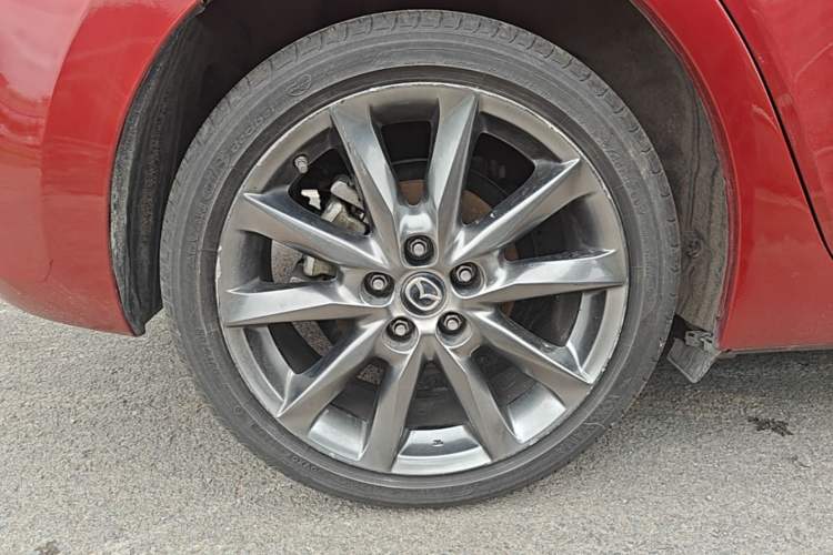 Used Mazda 3 Axela 2017 Hatchback 2.0L Automatic Sport Model China V Emission Standard Right Rear Wheel Hub