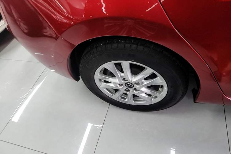 Used Mazda 3 Axela 2017 Sedan 1.5L Automatic Luxury Model Emission Standard China V Right Rear Wheel Hub