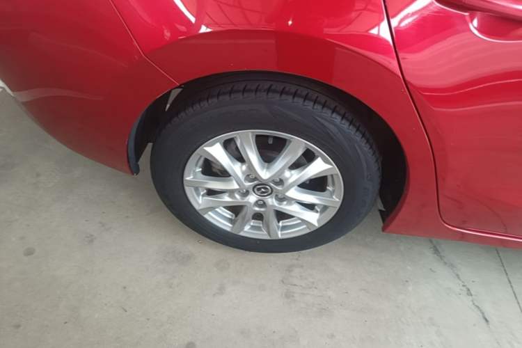Used Mazda 3 Axela 2017 Sedan 1.5L Automatic Comfort Model Emission Standard China V Right Rear Wheel Hub