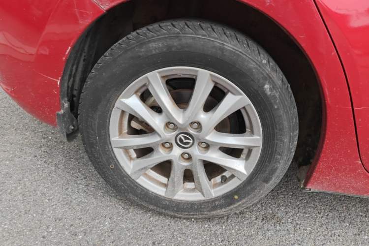 Used Mazda 3 Axela 2017 Hatchback 1.5L Automatic Luxury Model Emission Standard China V Right Rear Wheel Hub