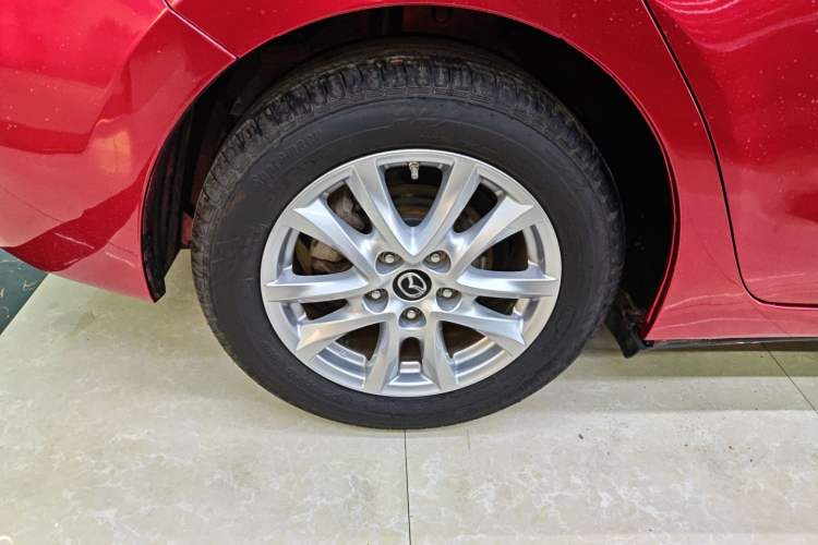 Used Mazda 3 Axela 2017 Sedan 1.5L Automatic Comfort Model Emission Standard China V Right Rear Wheel Hub