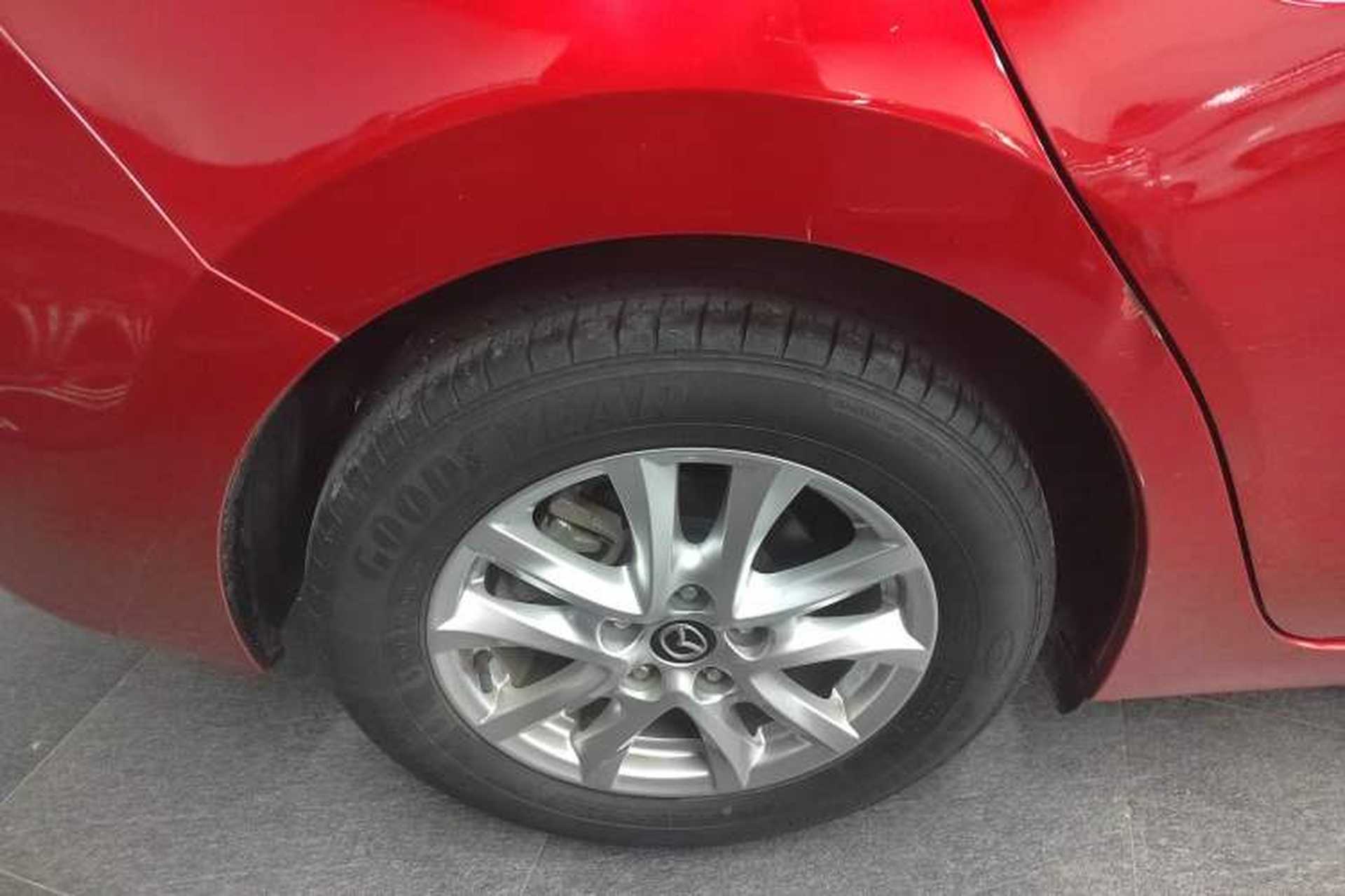 Used Mazda 3 Axela 2017 Sedan 1.5L Automatic Luxury Model China VI Standard Right Rear Wheel Hub