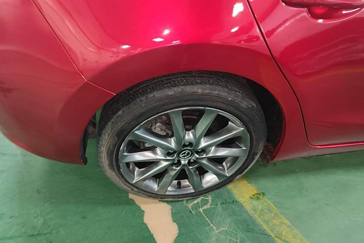 Used Mazda 3 Axela 2017 Hatchback 2.0L Automatic Luxury Model Emission Standard China V Right Rear Wheel Hub