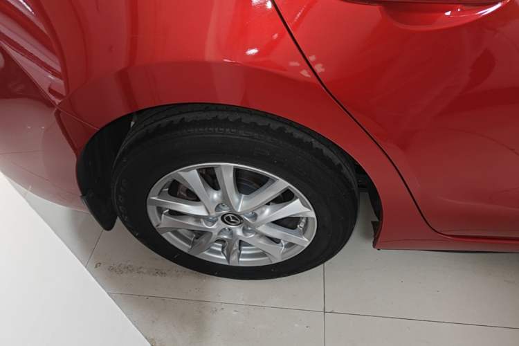 Used Mazda 3 Axela 2017 Sedan 1.5L Automatic Comfort Model Emission Standard China V Right Rear Wheel Hub