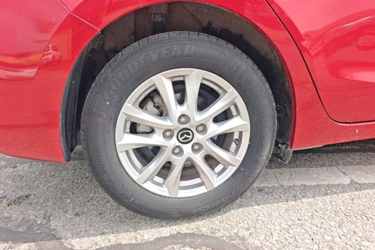 Used Mazda 3 Axela 2017 Sedan 1.5L Automatic Comfort Model Emission Standard China V Right Rear Wheel Hub