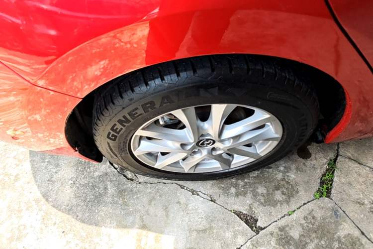Used Mazda 3 Axela 2017 Sedan 1.5L Automatic Luxury Model Emission Standard China V Right Rear Wheel Hub