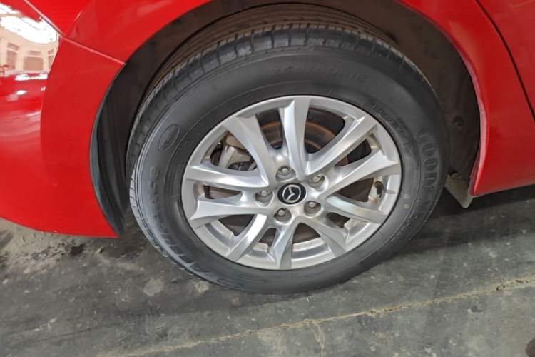 Used Mazda 3 Axela 2017 Sedan 1.5L Automatic Luxury Model Emission Standard China V Right Rear Wheel Hub