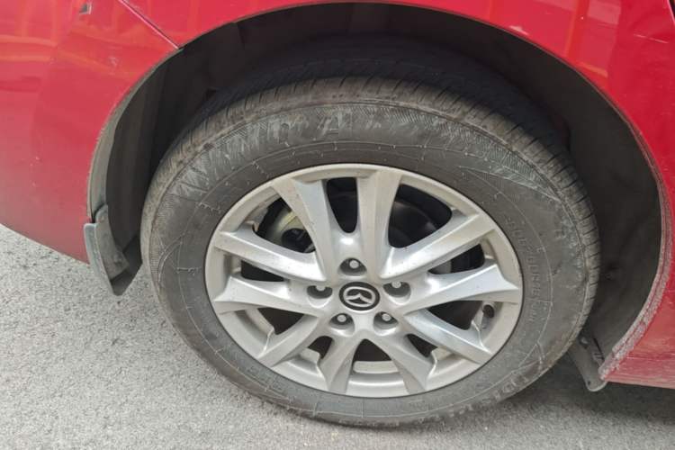 Used Mazda 3 Axela 2017 Sedan 1.5L Automatic Luxury Model Emission Standard China V Right Rear Wheel Hub