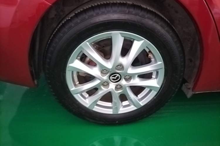 Used Mazda 3 Axela 2017 Sedan 1.5L Automatic Luxury Model Emission Standard China V Right Rear Wheel Hub