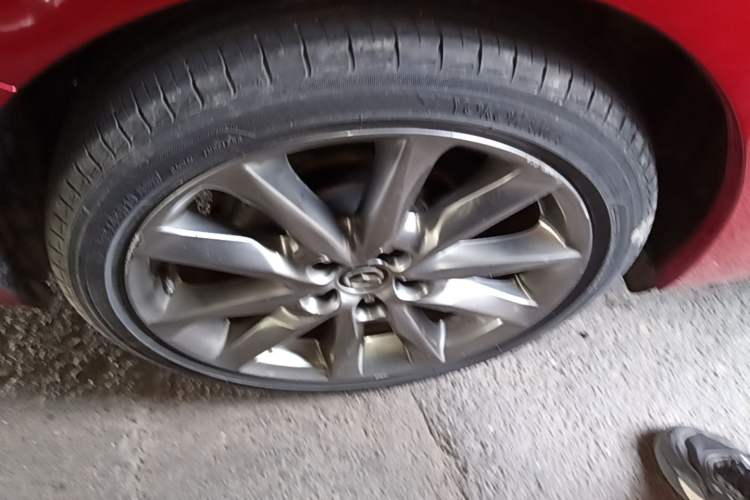 Used Mazda 3 Axela 2017 Hatchback 2.0L Automatic Sport Model China V Emission Standard Right Rear Wheel Hub
