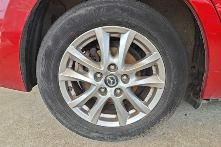 Used Mazda 3 Axela 2017 Sedan 1.5L Automatic Comfort Model Emission Standard China V Right Rear Wheel Hub