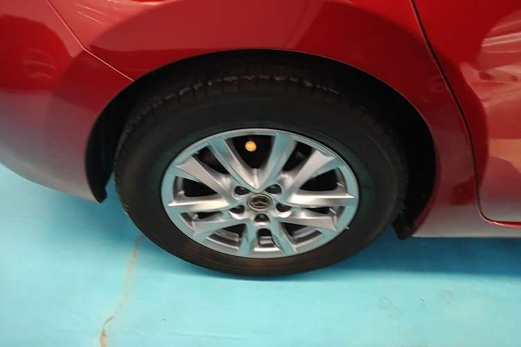 Used Mazda 3 Axela 2017 Sedan 1.5L Automatic Comfort Model Emission Standard China V Right Rear Wheel Hub
