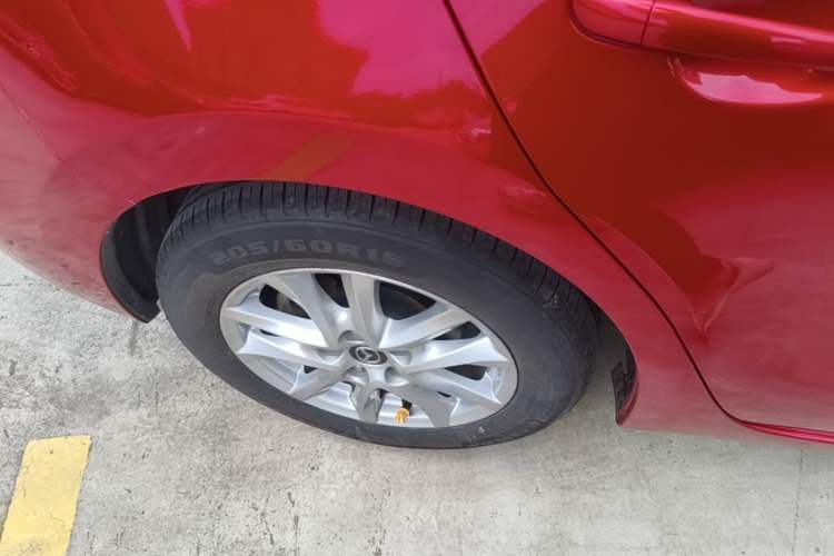 Used Mazda 3 Axela 2017 Sedan 1.5L Automatic Luxury Model Emission Standard China V Right Rear Wheel Hub