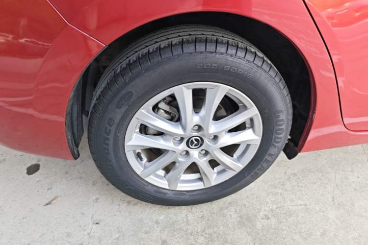 Used Mazda 3 Axela 2017 Sedan 1.5L Automatic Luxury Model Emission Standard China V Right Rear Wheel Hub