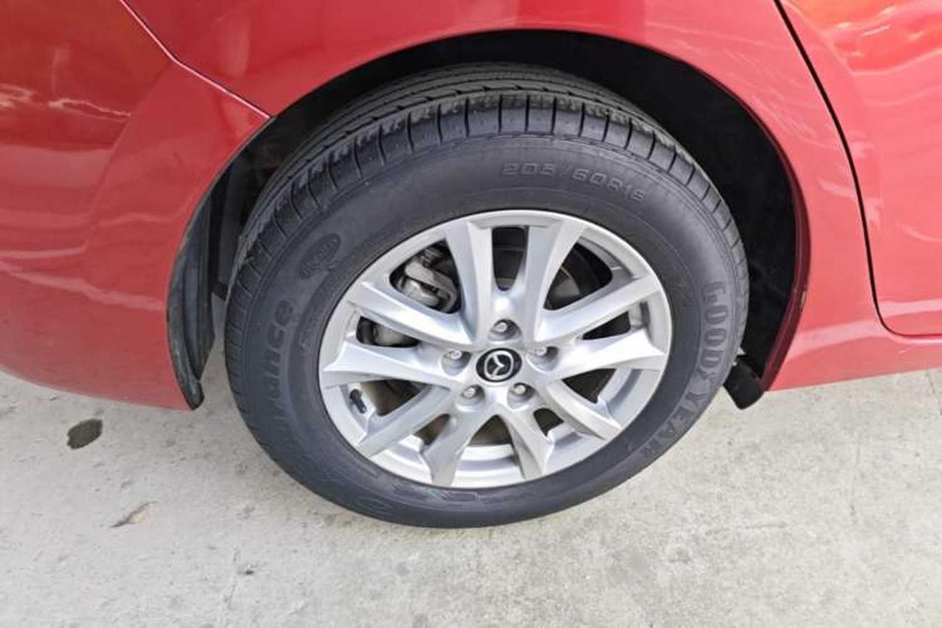 Used Mazda 3 Axela 2017 Sedan 1.5L Automatic Luxury Model Emission Standard China V Right Rear Wheel Hub