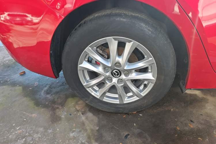 Used Mazda 3 Axela 2017 Sedan 1.5L Automatic Luxury Model Emission Standard China V Right Rear Wheel Hub
