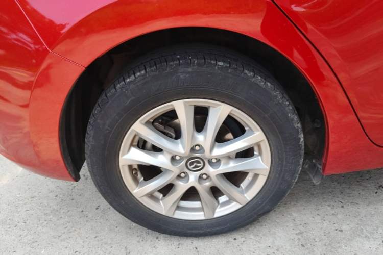 Used Mazda 3 Axela 2017 Hatchback 1.5L Automatic Luxury Model China VI Standard Right Rear Wheel Hub