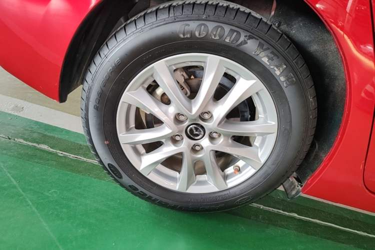 Used Mazda 3 Axela 2017 Sedan 1.5L Automatic Luxury Model Emission Standard China V Right Rear Wheel Hub