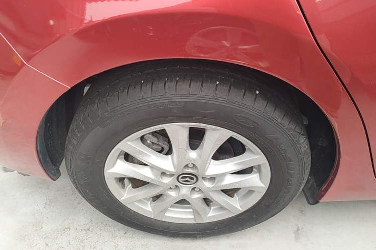 Used Mazda 3 Axela 2017 Sedan 1.5L Automatic Luxury Model Emission Standard China V Right Rear Wheel Hub