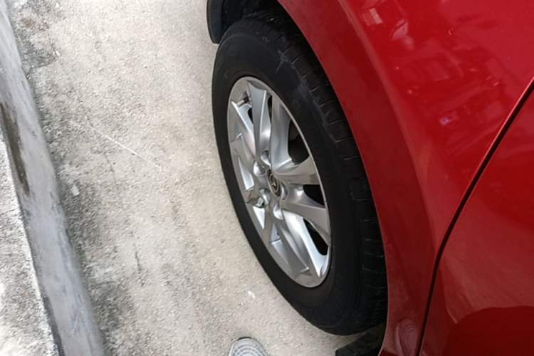 Used Mazda 3 Axela 2017 Sedan 1.5L Automatic Luxury Model China VI Standard Right Rear Wheel Hub