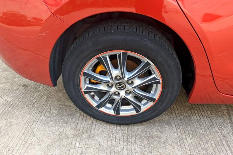 Used Mazda 3 Axela 2017 Sedan 1.5L Automatic Luxury Model Emission Standard China V Right Rear Wheel Hub