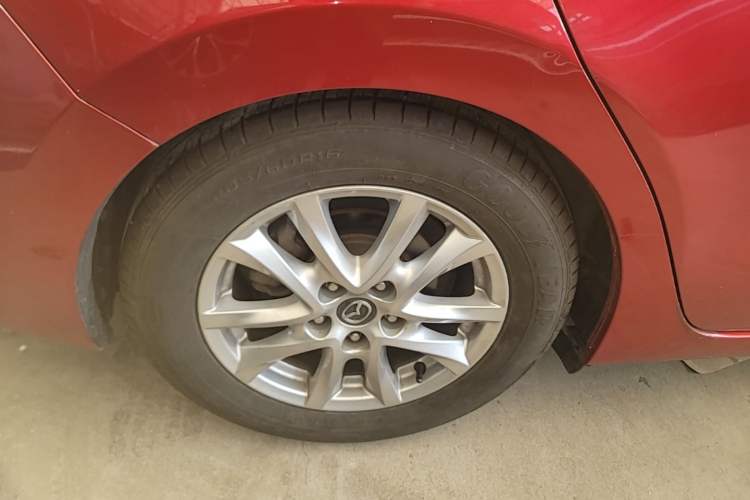 Used Mazda 3 Axela 2017 Sedan 1.5L Automatic Comfort Model Emission Standard China V Right Rear Wheel Hub