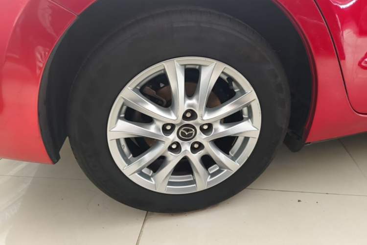 Used Mazda 3 Axela 2017 Sedan 1.5L Automatic Luxury Model Emission Standard China V Right Rear Wheel Hub