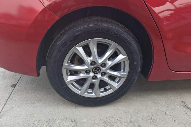 Used Mazda 3 Axela 2017 Sedan 1.5L Automatic Comfort Model Emission Standard China V Right Rear Wheel Hub