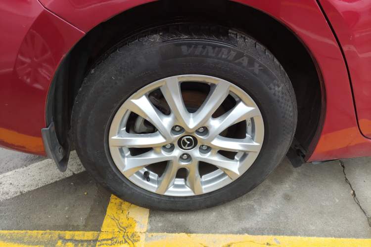 Used Mazda 3 Axela 2017 Sedan 1.5L Automatic Luxury Model Emission Standard China V Right Rear Wheel Hub
