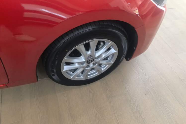Used Mazda 3 Axela 2017 Sedan 1.5L Automatic Luxury Model Emission Standard China V Right Rear Wheel Hub